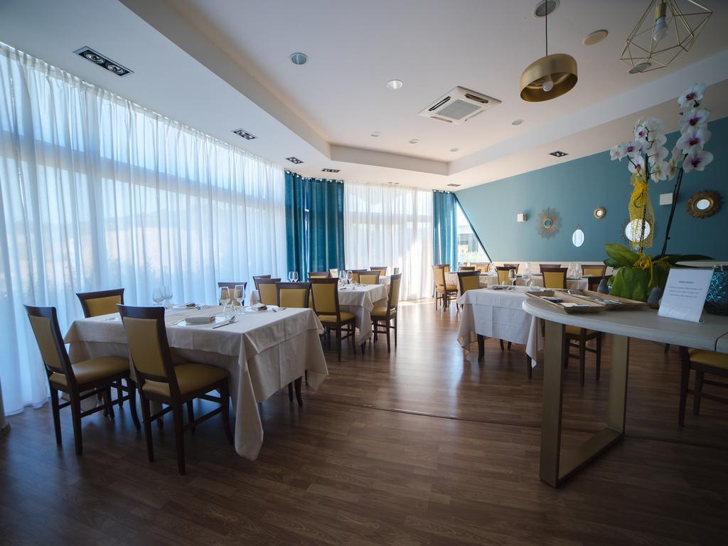 Select Hotel 4*
