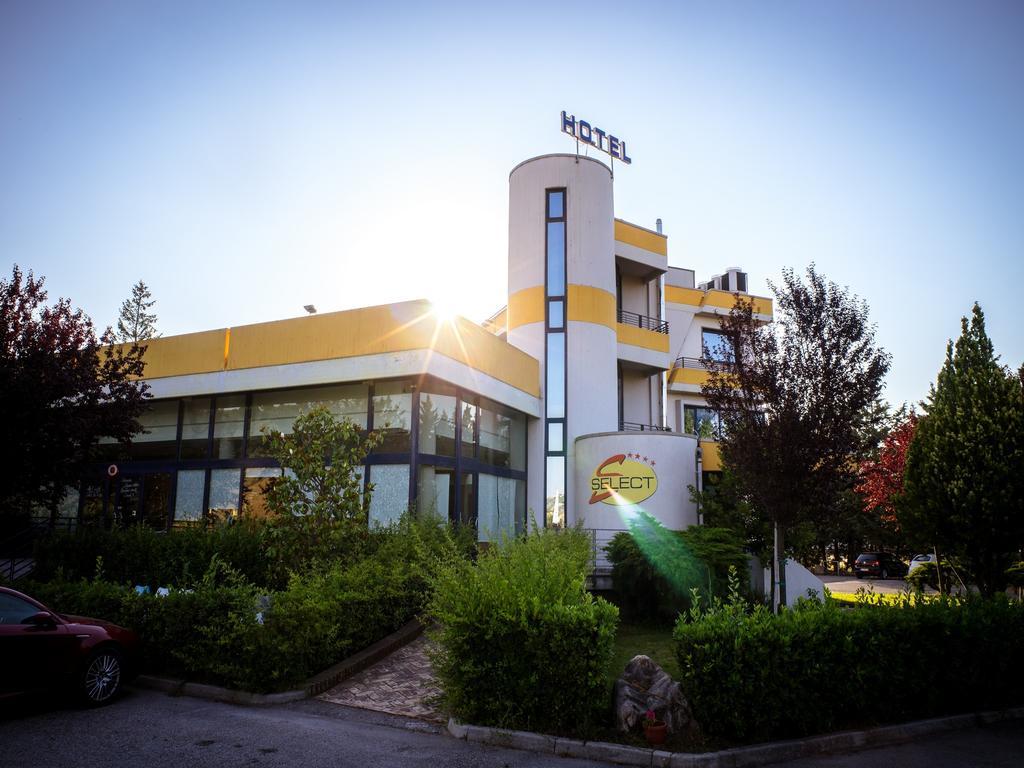 Select Hotel